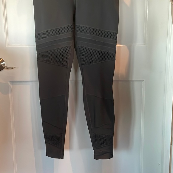 lululemon athletica Pants - Lululemon mesh print leggings